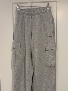 Aritzia TNA Cozy Fleece Mega Cargo Sweatpants 🩶